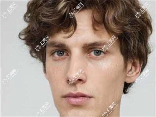 郑州医生力荐人工种植牙医生名单,种牙好选择参考